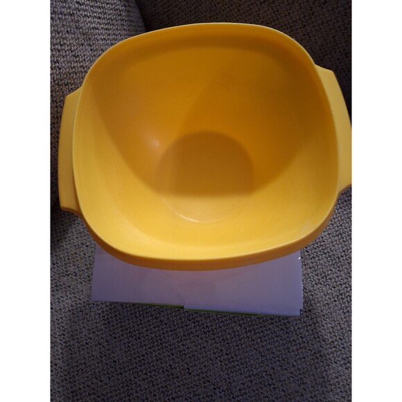 Tupperware 836-4 Servalier 6 cup Bowl Yellow Vintage No Lid‎ - Picture 2 of 4